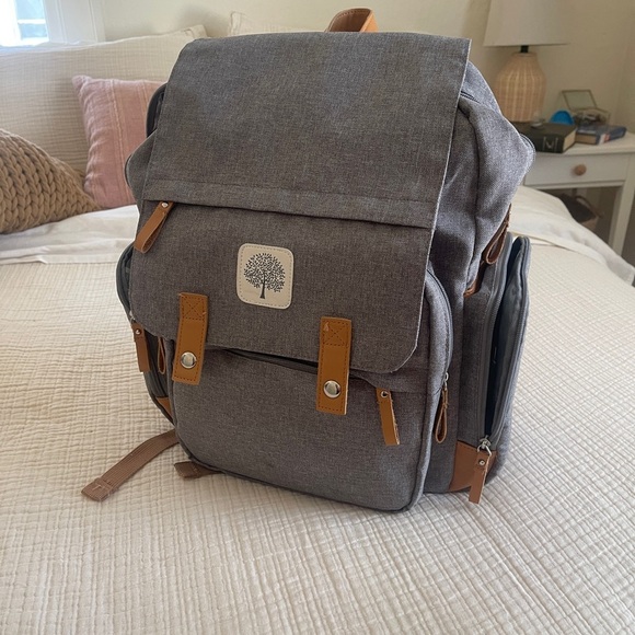 Parker Baby Co. Birch Bag Diaper Backpack grey with brown accent - Picture 6 of 6